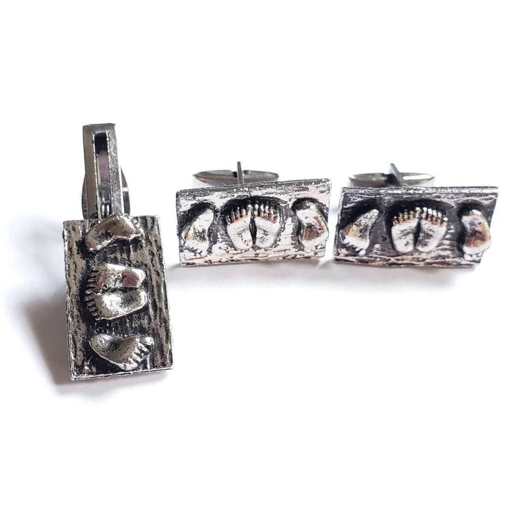 Silver Tone Footprint Cufflinks Tie Clip Baby Feet Toes Bar Clasp Twins Vintage